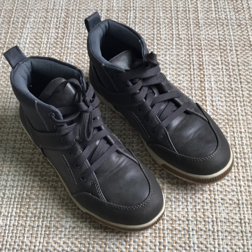 Deer Stag Landry Boots (boys' size 5)